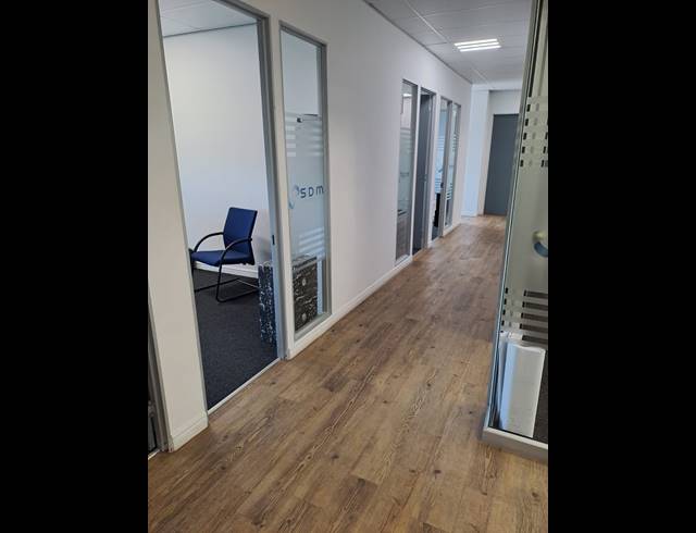 1,370M² BUILDING FOR SALE IN CENTURION CENTRAL